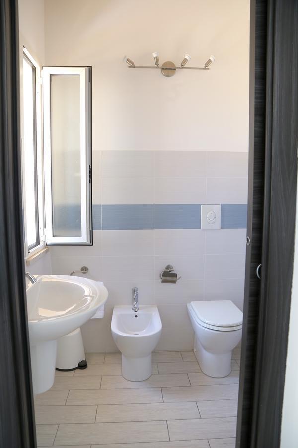 Rooms La Perla Del Mare มาร์เกริตา ดิ ซาวอยา ภายนอก รูปภาพ